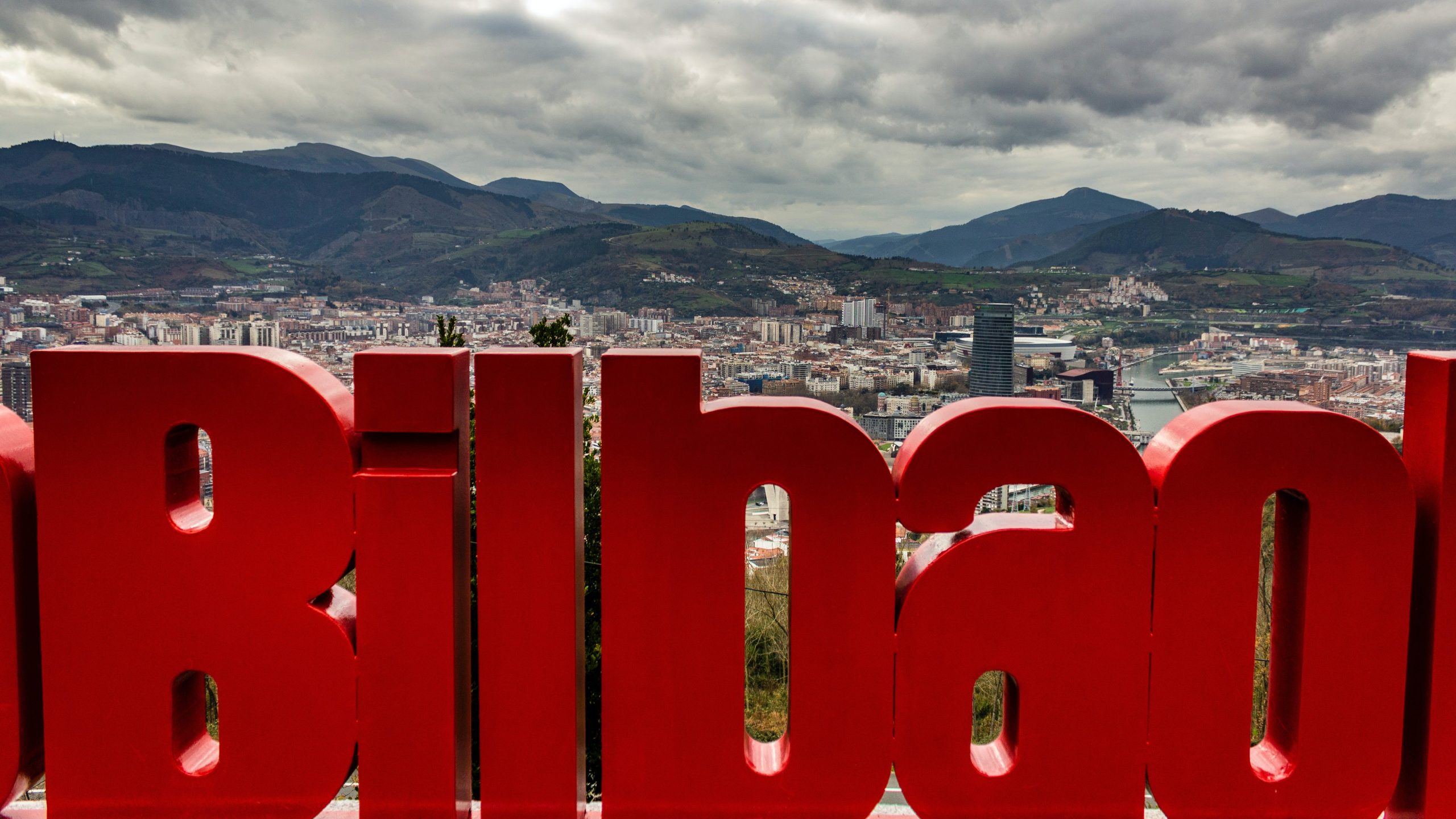 Que hacer en Abril en Bilbao con Niños. Que visitar en Abril en Bilbao con Niños. Música en vivo, Conciertos, Teatro, Espectáculos, Exposiciones y Entretenimiento en Bilbao en Abril. ¿Qué hacer en Bilbao en Abril 2024?