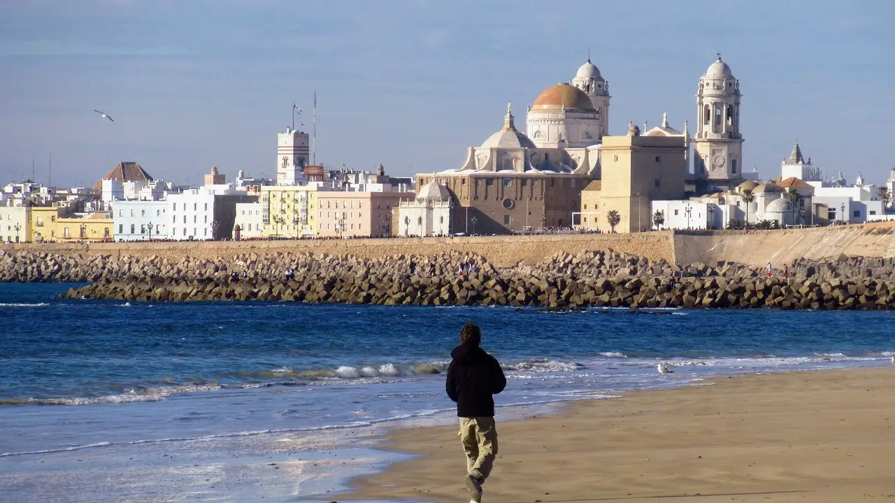 Que Hacer en Cádiz en Enero 2024. Guía de Eventos en Cádiz para el mes de enero. Mejores cosas que ver y hacer en Cádiz: Agenda y Actividades del 1 al 31 de enero. Eventos Gratis