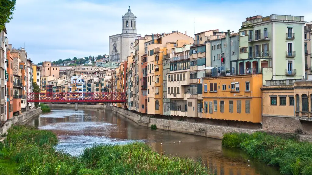 Que hacer en Abril en Gerona con Niños. Que visitar en Abril en Gerona con Niños. Música en vivo, Conciertos, Teatro, Espectáculos, Exposiciones y Entretenimiento en Gerona en Abril. ¿Qué hacer en Gerona en Abril 2024?