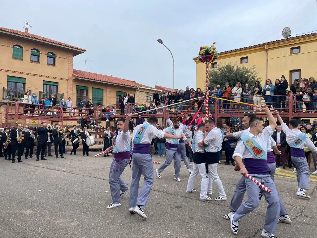 Viviendo la Emoción del Dance de Luceni 2024: Un Evento Cultural que Resalta el Vínculo entre la Comunidad y su Patrimonio Histórico